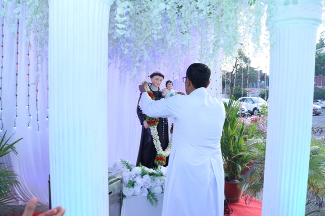 Msgr Maxim Noronha Launches Preparations for St Anthony of Padua Relic Feast with Festive Flag Hoist