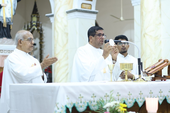 Milagres Shrine in Mangaluru Celebrates Seventh Day of Novena in Anticipation of St Anthony’s 