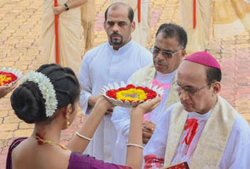 Bishop Gerald Isaac Lobo pays three days long Pastoral visit to Mount Rosary Church, Santekatte