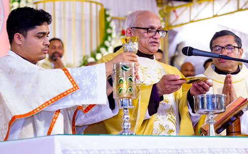 Faithful Depart with Blessings as the Infant Jesus Feast Ends in Mangaluru