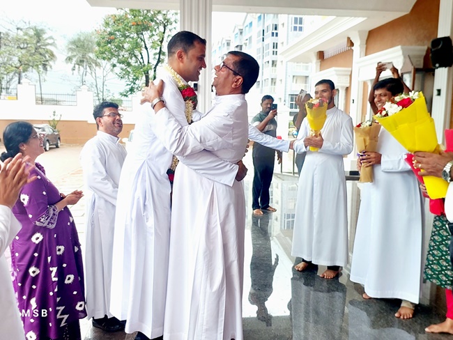 Bondel Parish Joyfully Welcomes Rev. Fr Lawrence Cutinha as their New Assistant Parish Priest