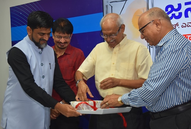 Jnanpith Awardee Damodar Mauzo Releases HM Pernal’s Poetry Book ‘Zanel’