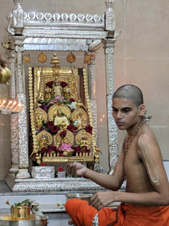 Beginning of Chaturmas of Udupi Shiruru Matadhisa Sri Vedavardhana Thirtha in Mumbai