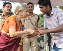 Mangalore: Police honours retired personnel on Flag Day