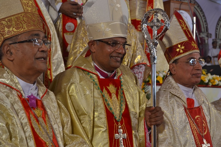 Mangalore: Dr. Peter Paul Saldanha Installed as the Bishop of Mangalore following Solemn Episcopal O