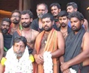 Udupi: Ayyappa Swamy’s Devotees arrived by Foot from Mumbai accorded Grand Welcome