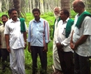 Farmers leaders visit plantation destroyed by effluents from water treatment plant