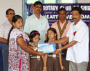 Shirva: Rotary hands the cheques to students