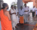 Udupi: Swami Vishvapriyateerta Sets Motion for Carpentry Works of 16” Tall Silver Chariot