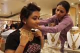 Gold suffers second biggest fall this year; plunges by Rs 600