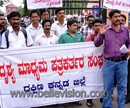 M’lore: TV 9 Reporters Assault Case; Visual Media Persons urge CM to sack  Shivakumar