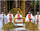 Bishop Gerald Isaac Lobo blesses new corn at Pangla Parish
