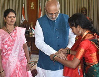 Mumbai: Various organisations tie Rakhi to Governor on Raksha Bandhan