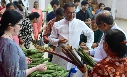 Organic Vegetable Stalls organized at St. Anne’s Church, Thottam on the Eve of  Ganesh Chaturthi and